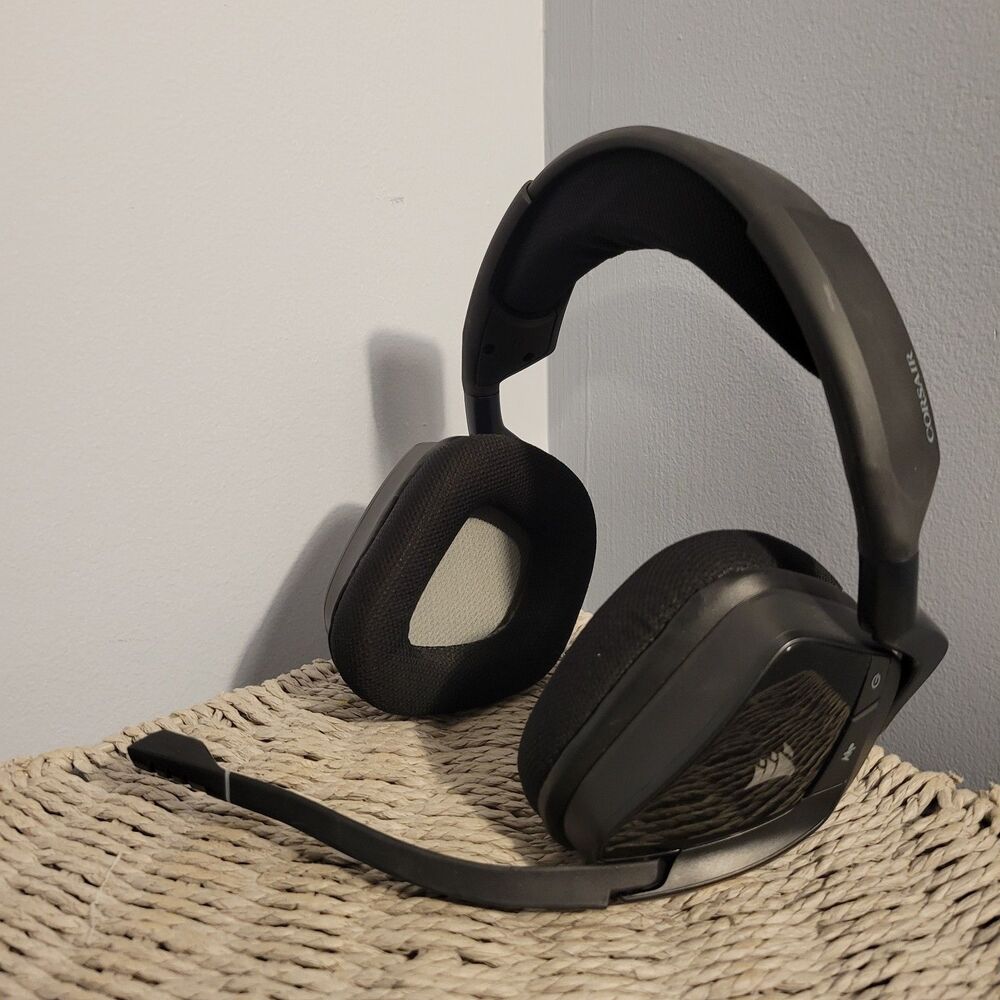 Corsair RDA0011 Void RGB Elite Stereo Gaming Headset and Cord **PC ONLY